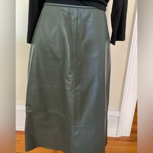 Green Leather skirt -Banana Republic- size 6